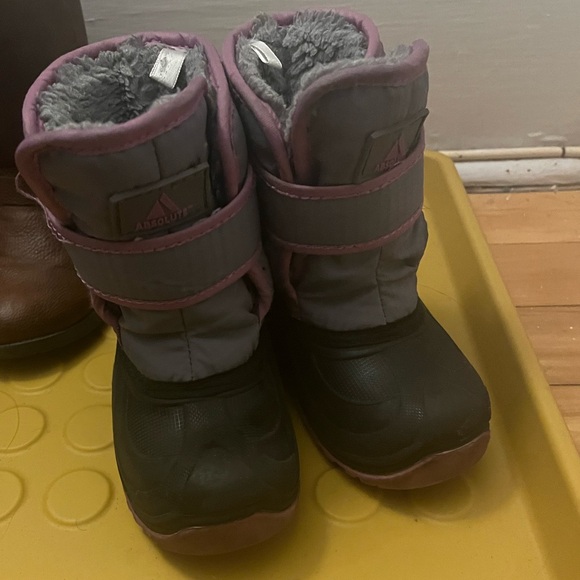 winter boot size 8 - Picture 5 of 6